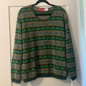 Vintage St Patrick’s Day Sweater Irish Clovers